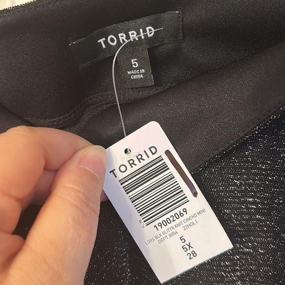 🎉HP🎉 NWT Torrid sparkly knit skirt, size 5X/28W - Picture 3 of 5